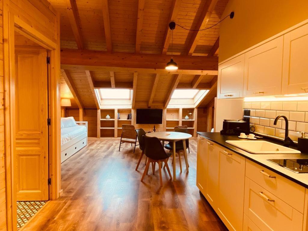 Apartamentos La Casina De Los Musicos Pola de Siero ภายนอก รูปภาพ